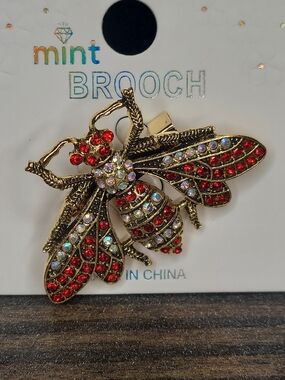 Crimson Gold-Tone Bee Brooch #1